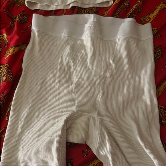 White Ribbed Skims Set - Picture 5 of 5